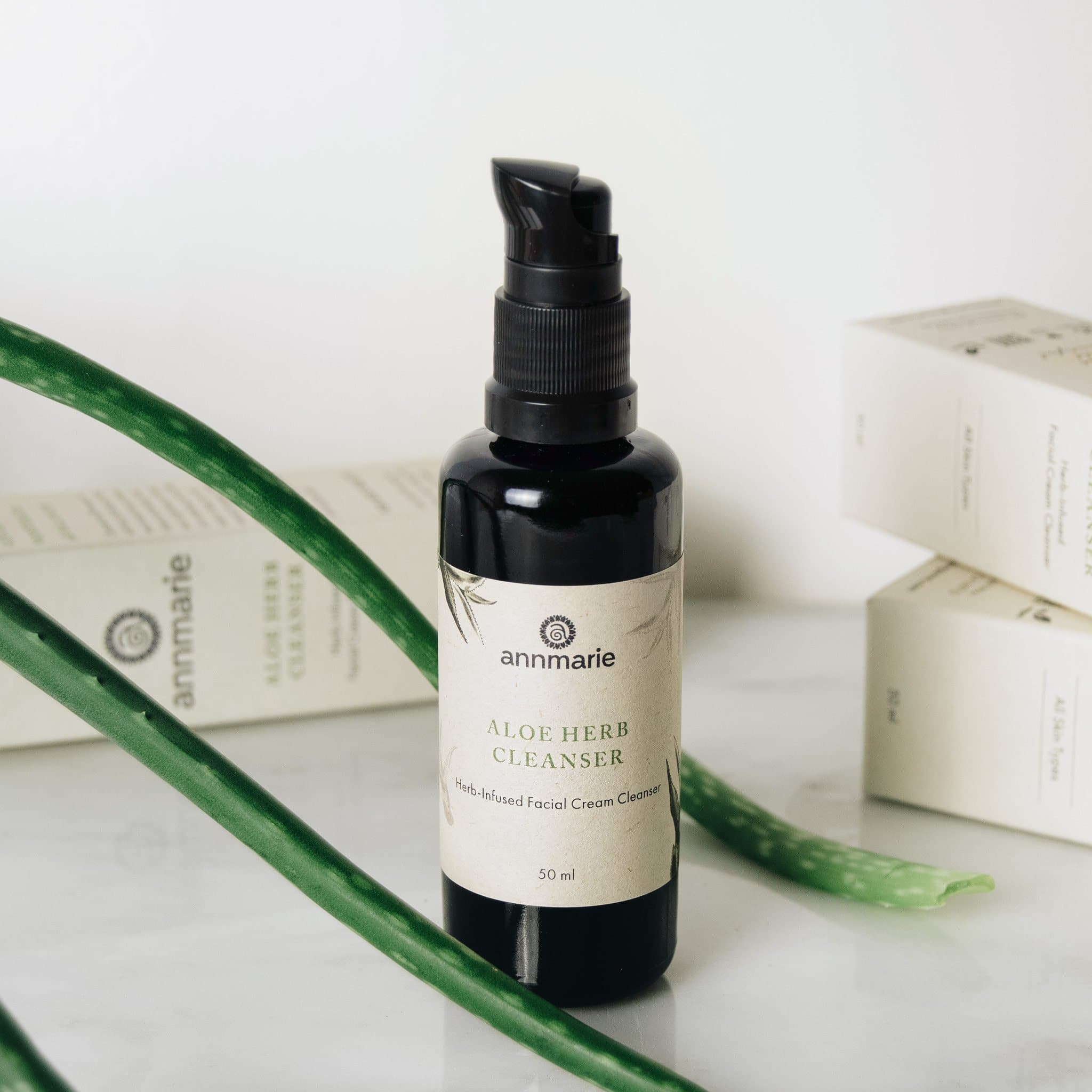 pdp_aloeherbcleanser50ml_lifestyle_c86b30a9-ee3d-4d6c-8446-92ed2d7dcd26.jpg
